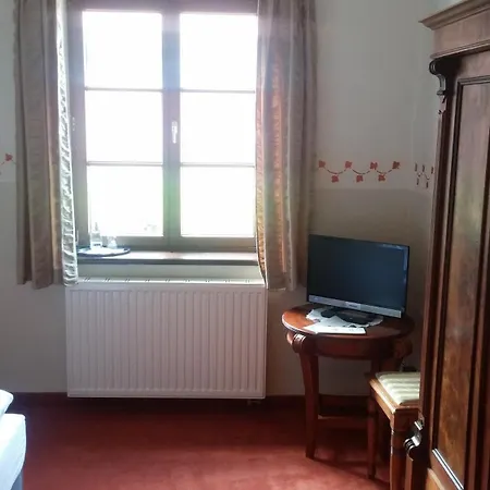 Otel Und Dreibeiniger Hund Görlitz
