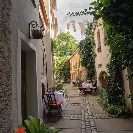 Und Dreibeiniger Hund 3* Görlitz