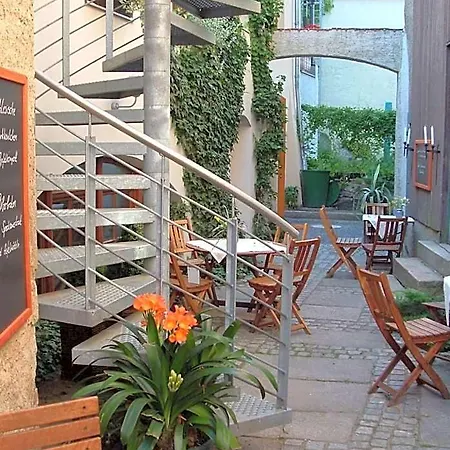 Und Dreibeiniger Hund Otel Görlitz