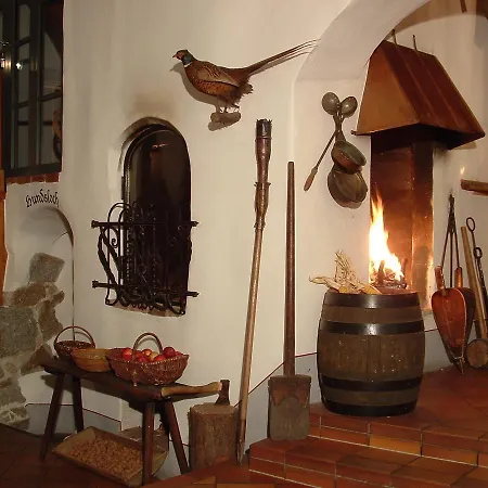 Und Dreibeiniger Hund Otel Görlitz