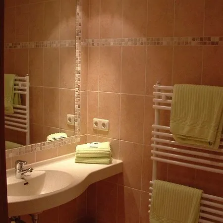 Und Dreibeiniger Hund Szálloda Görlitz