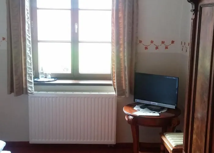 Hotel Und Dreibeiniger Hund Görlitz