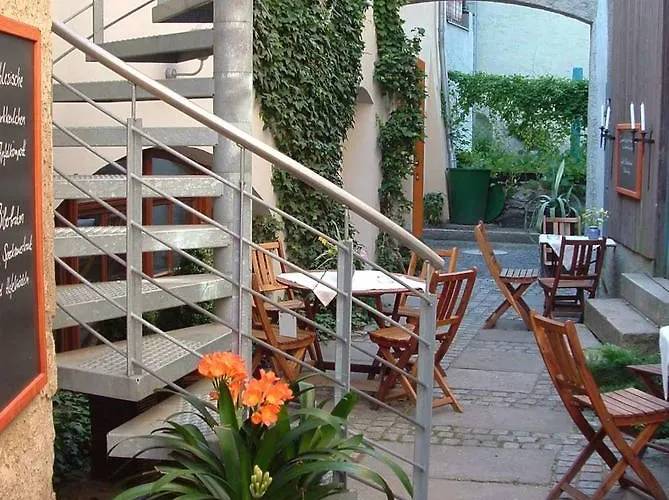 Hotell Und Dreibeiniger Hund 3*